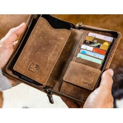 Mobil- kort og pengepung i koskind