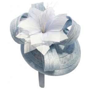 Festhat eller hrpynt til damer - fra White Collection