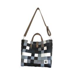 Taske af genbrugsplast med skulderrem fra Witzgall - ideel til indkb, skovtur, badetj m.m.