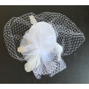 Festhat eller hrpynt til damer - fra White Collection